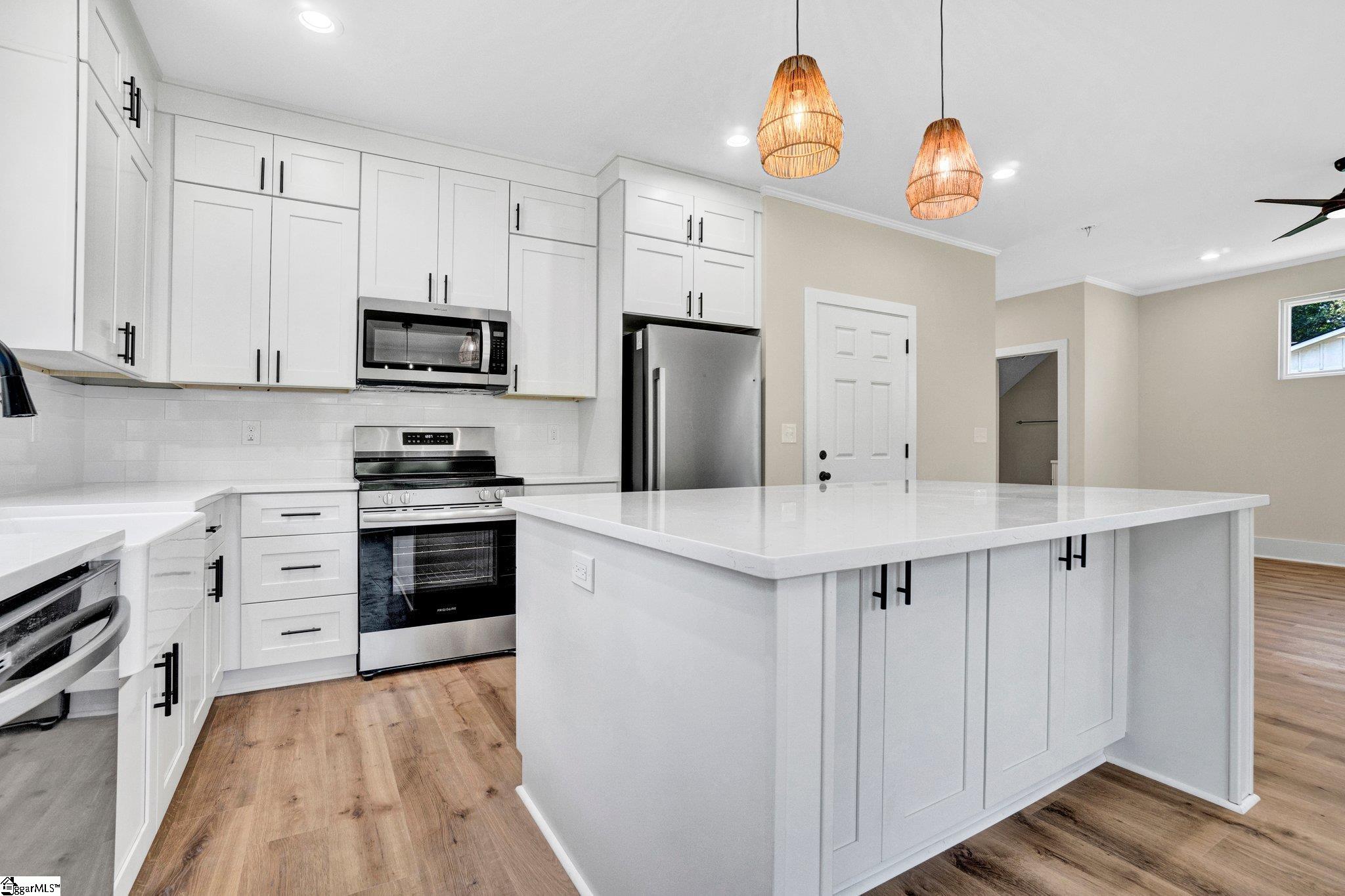 Property image 3 of 104 Ansel Drive in College View, Clinton, SC 29325