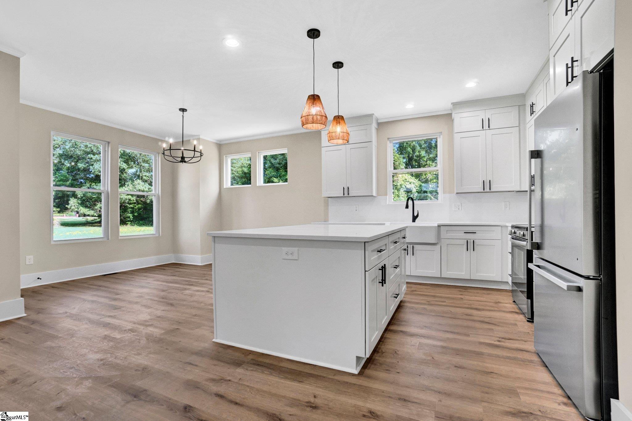 Property image 5 of 104 Ansel Drive in College View, Clinton, SC 29325