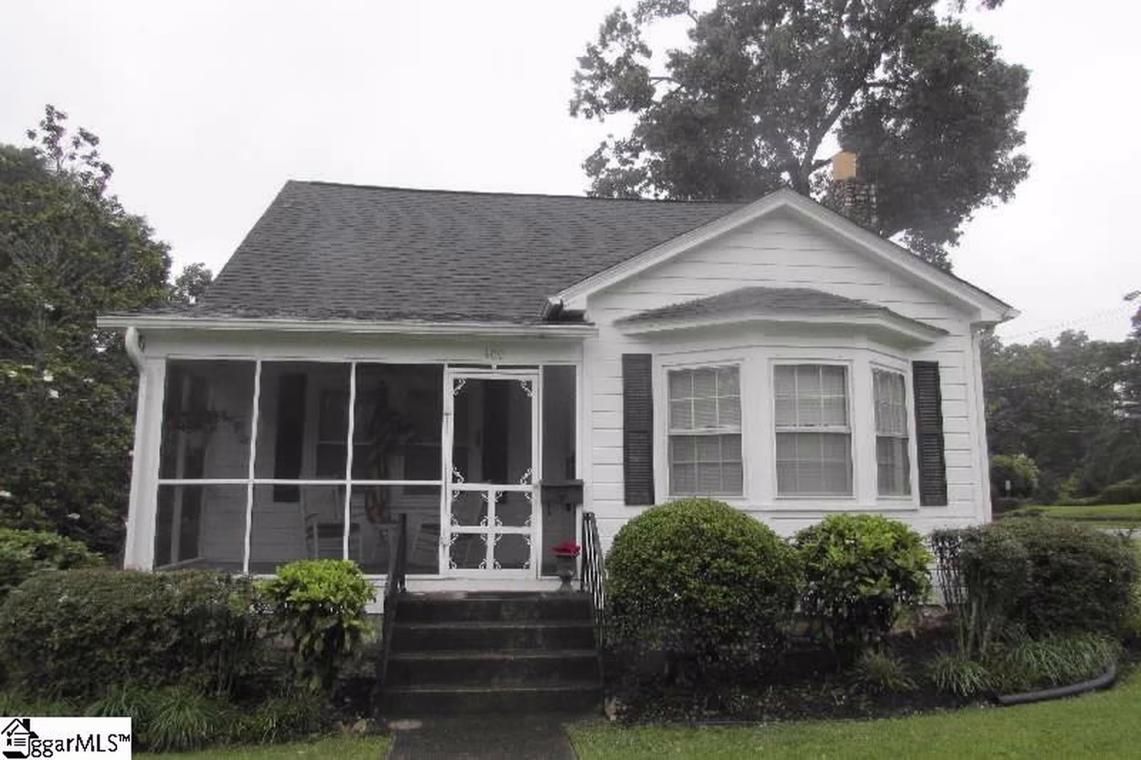 Property image 1 at 400 Calvert Avenue, Clinton, SC 29325