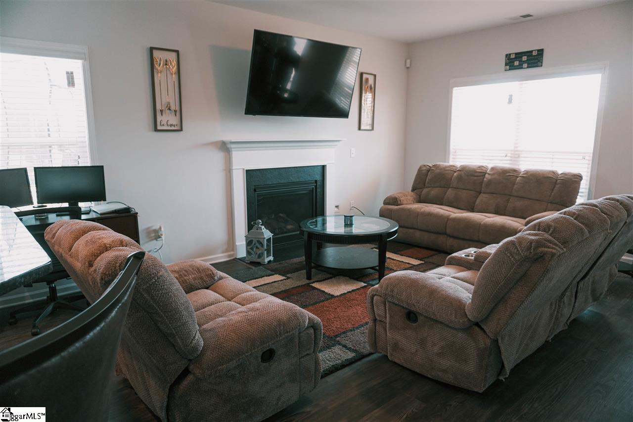 Property image 3 of 440 Lynnell Way in Tyger Shoals, Moore, SC 29369