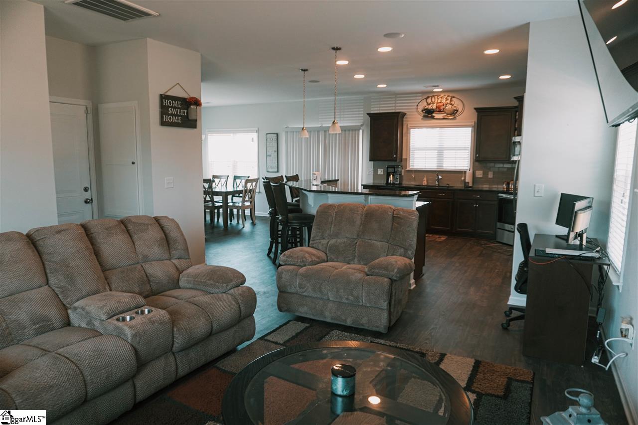 Property image 4 of 440 Lynnell Way in Tyger Shoals, Moore, SC 29369