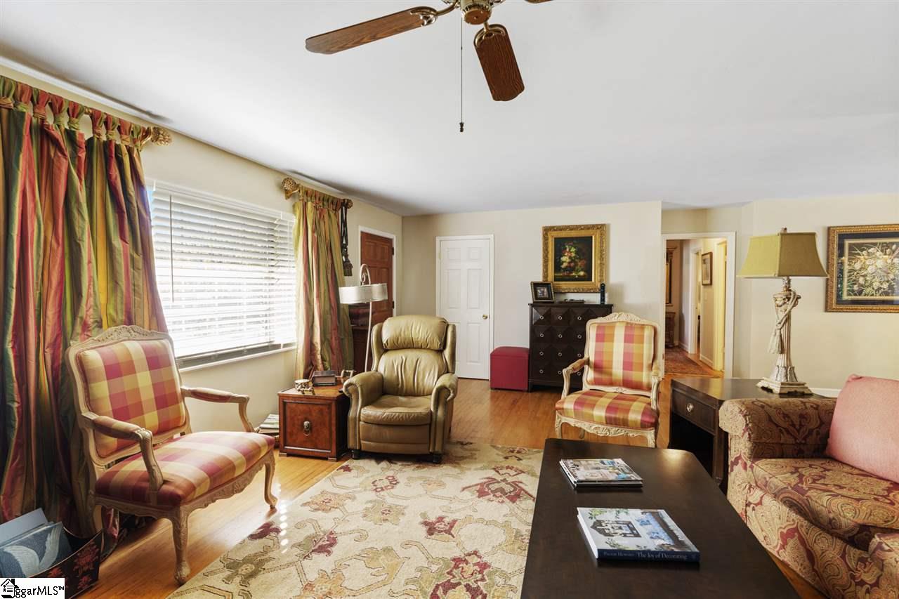 Property image 5 of 16 Capewood Court in Dellwood, Greenville, SC 29609