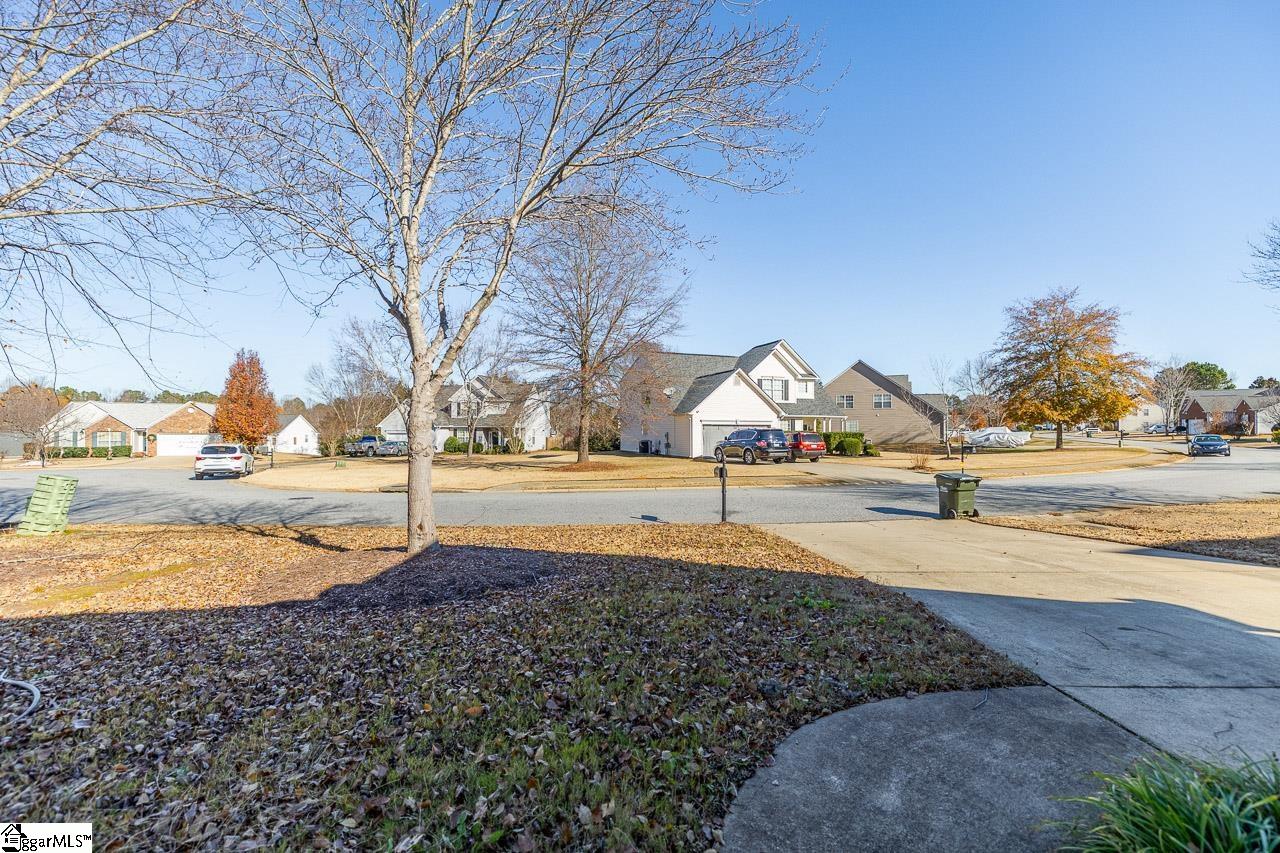 Property image 4 of 313 Oakboro Lane in Autumn Woods, Simpsonville, SC 29680