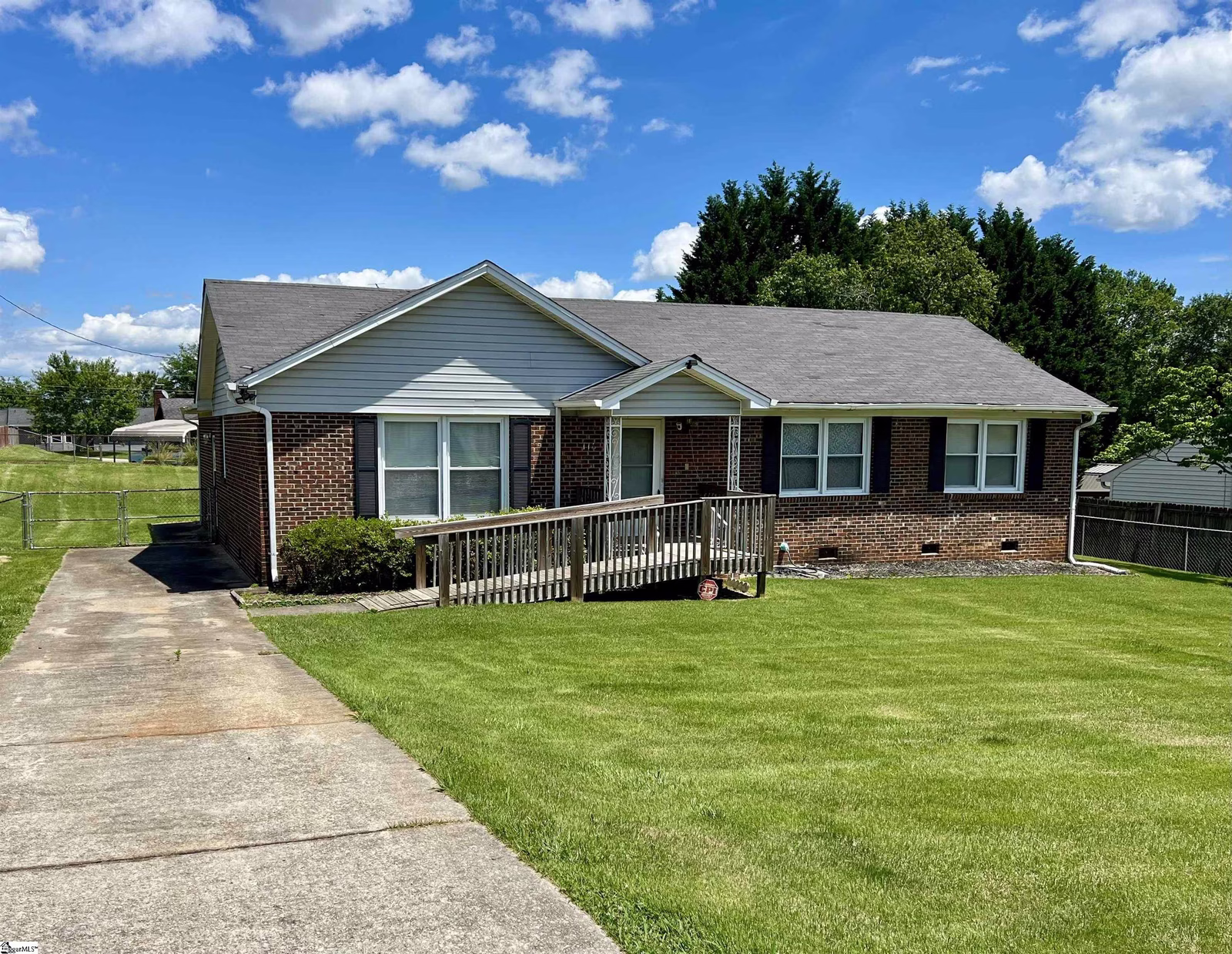 Property image 1 at 118 Saturn Lane, Greer, SC 29651