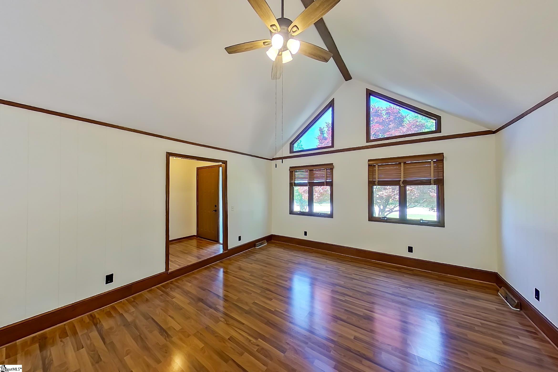 Property image 5 of 111 Steeplechase Court in Heritage Lakes, Simpsonville, SC 29681