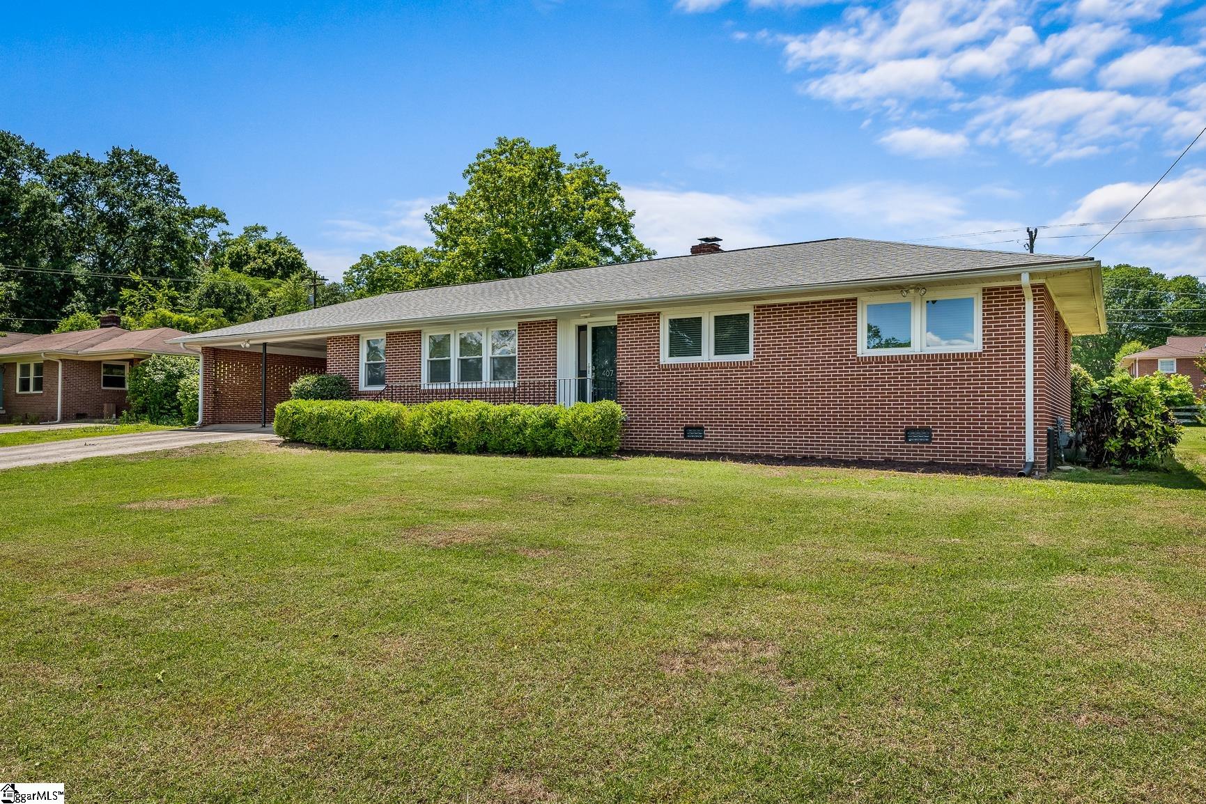 Property image 3 of 407 Harden Road in Bellview Estates, Anderson, SC 29621