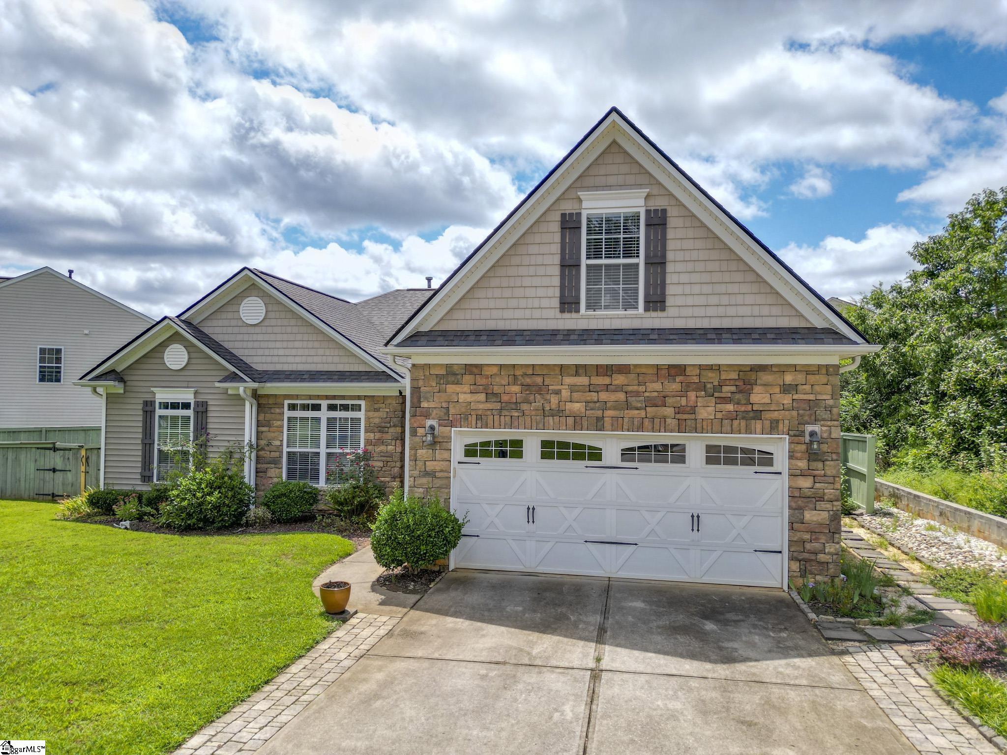 Property image 2 of 406 Millervale Road in Lismore Park, Greer, SC 29650