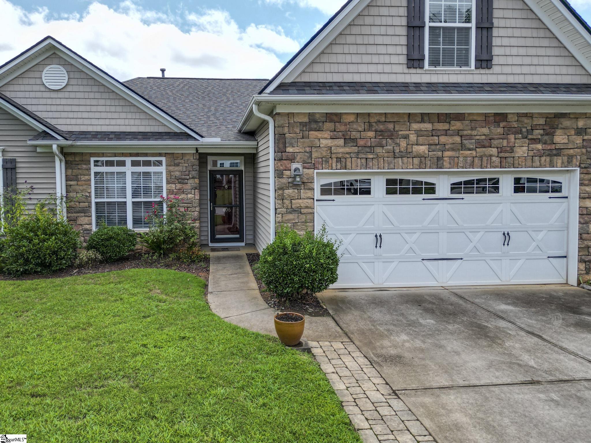 Property image 3 of 406 Millervale Road in Lismore Park, Greer, SC 29650
