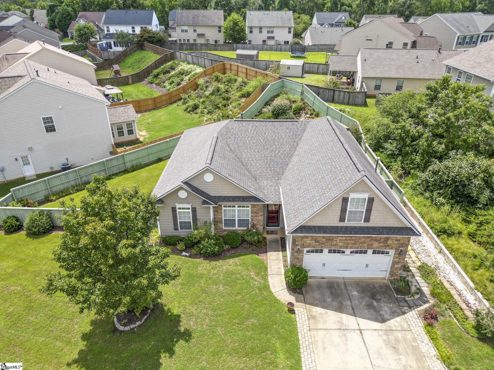 Property image 4 of 406 Millervale Road in Lismore Park, Greer, SC 29650