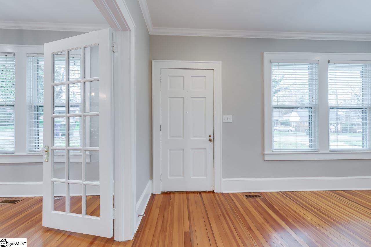 Property image 5 of 1327 E North Street in Overbrook Historic, Greenville, SC 29607
