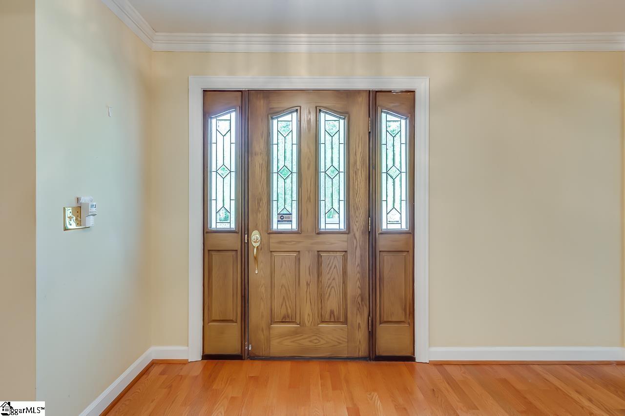 Property image 3 of 104 E Kenilworth Drive in Kingsgate, Greenville, SC 29615-2441