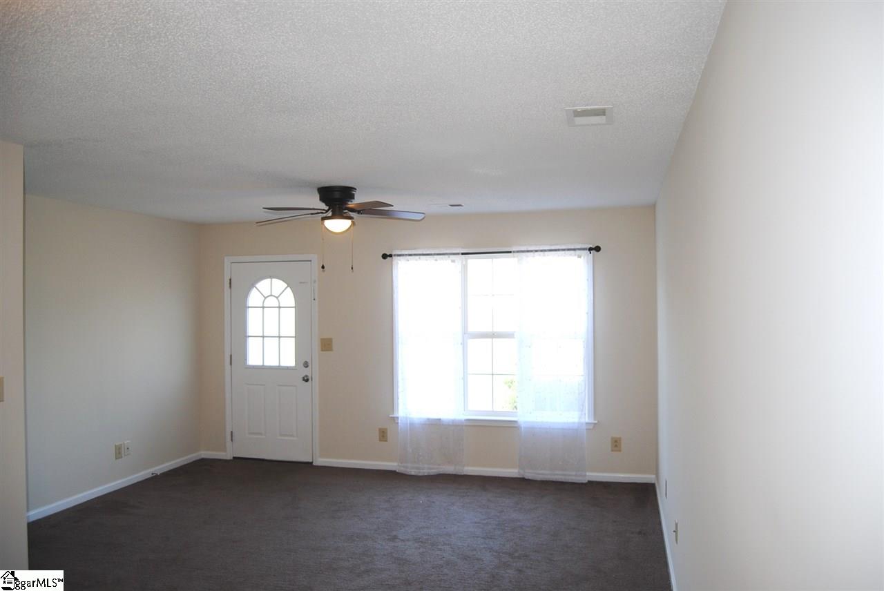 Property image 3 of 111 Essex Drive in Hampton Woods, Clinton, SC 29325