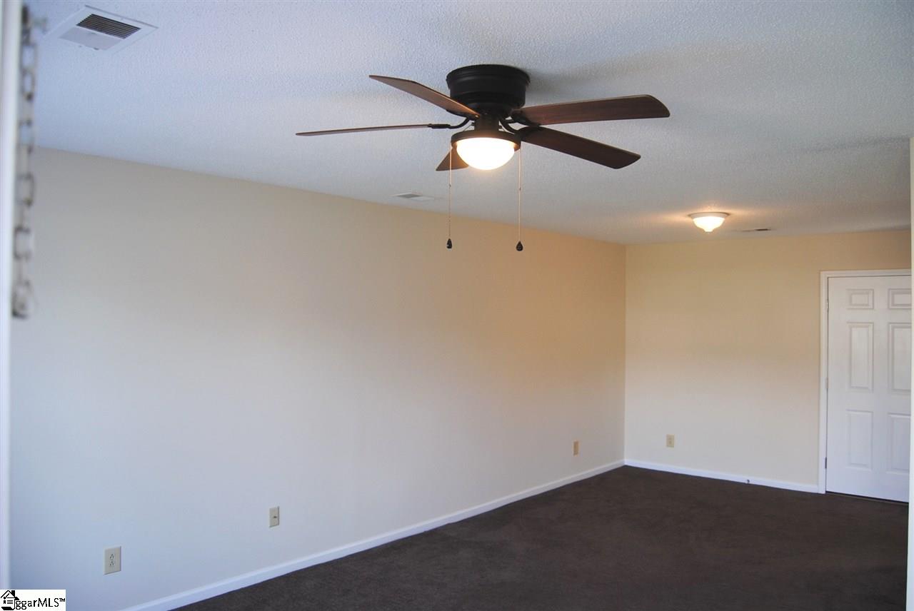 Property image 4 of 111 Essex Drive in Hampton Woods, Clinton, SC 29325
