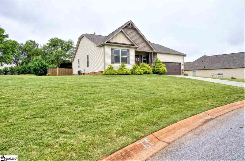 Property image 2 at 9 Rising Meadow Lane, Taylors, SC 29687