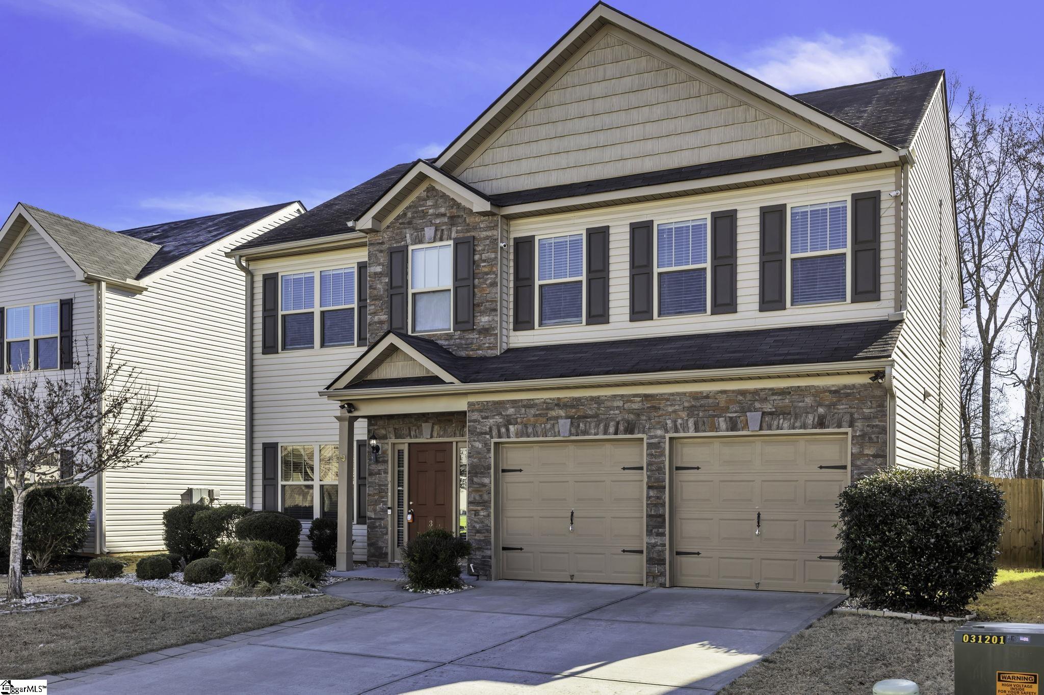 Property image 2 of 324 Barrett Chase Drive in Victoria Park, Simpsonville, SC 29680