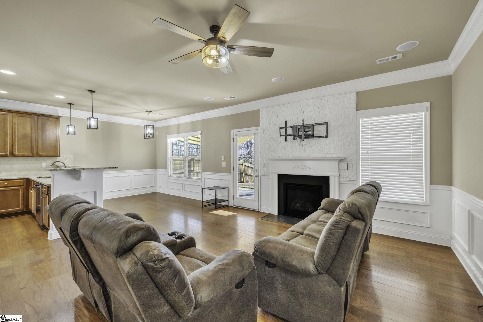 Property image 3 of 324 Barrett Chase Drive in Victoria Park, Simpsonville, SC 29680