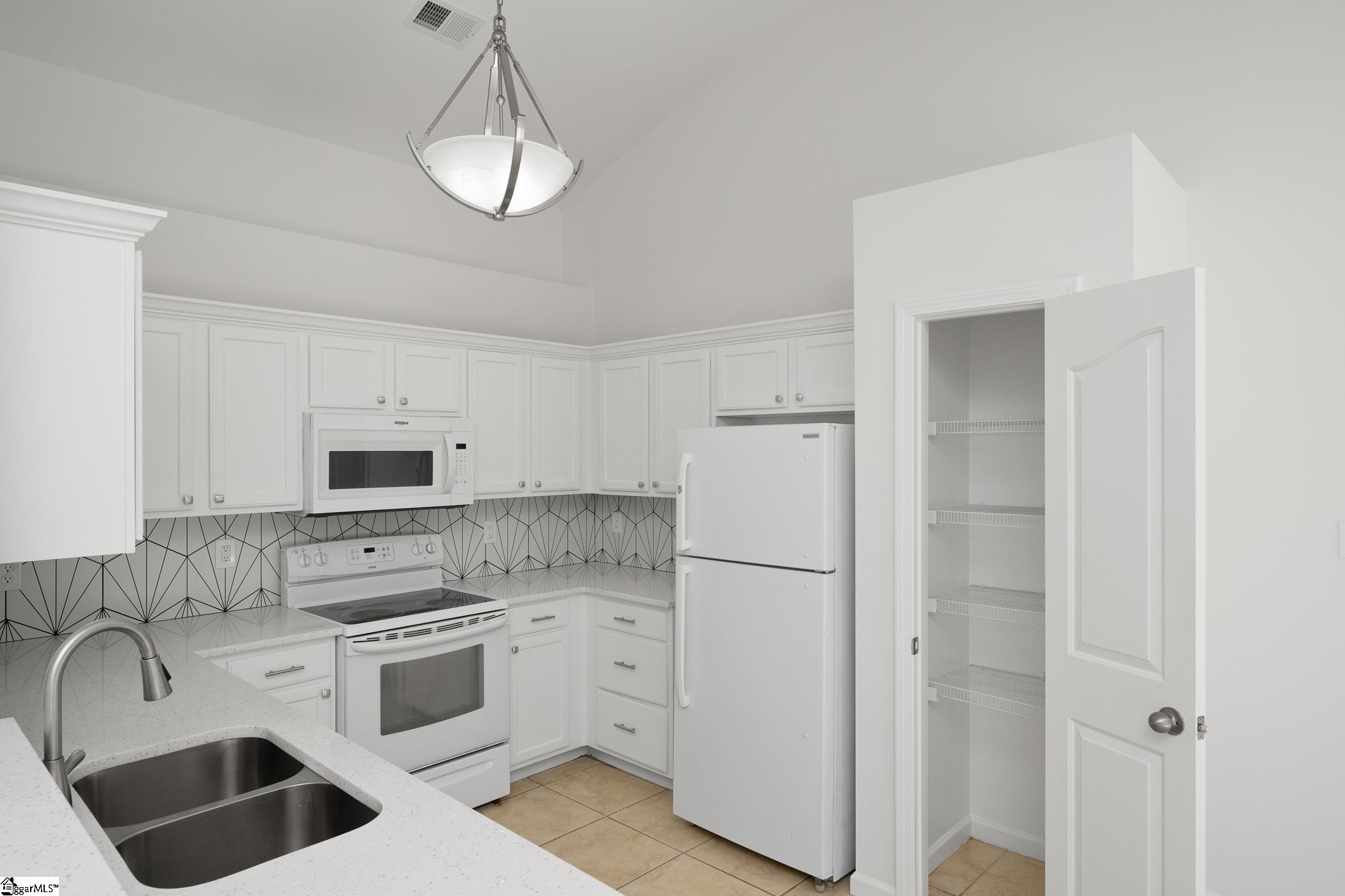 Property image 5 of 102 Tralee Lane in Lismore Park, Greer, SC 29650