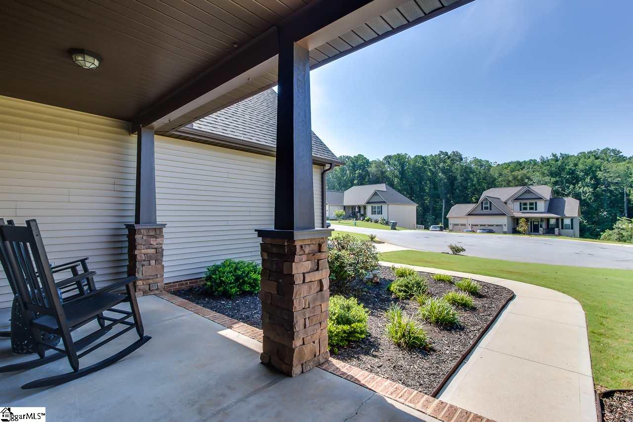 Property image 3 of 100 Rising Meadow Lane in Meadow Breeze, Taylors, SC 29687