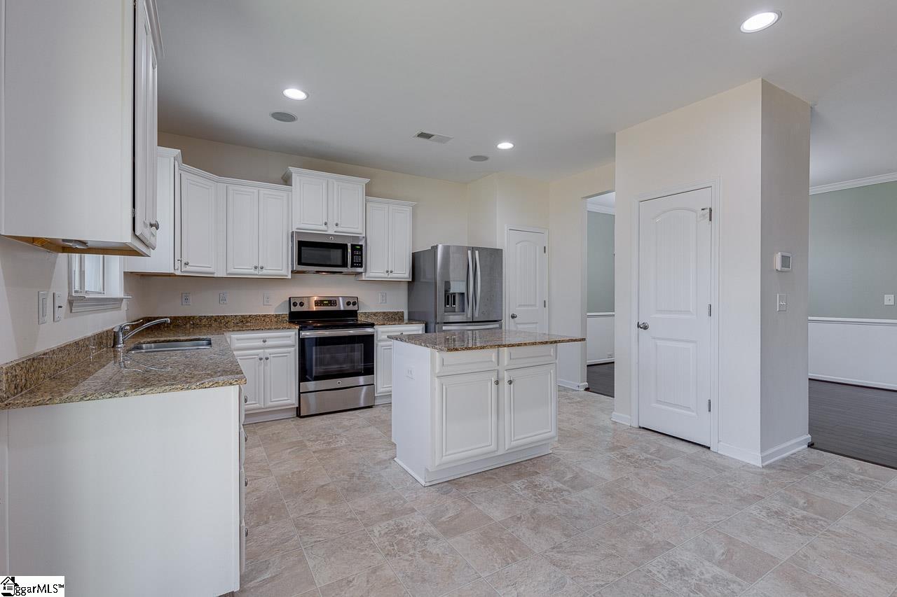 Property image 3 of 8 Chadmore Street in Victoria Park, Simpsonville, SC 29680
