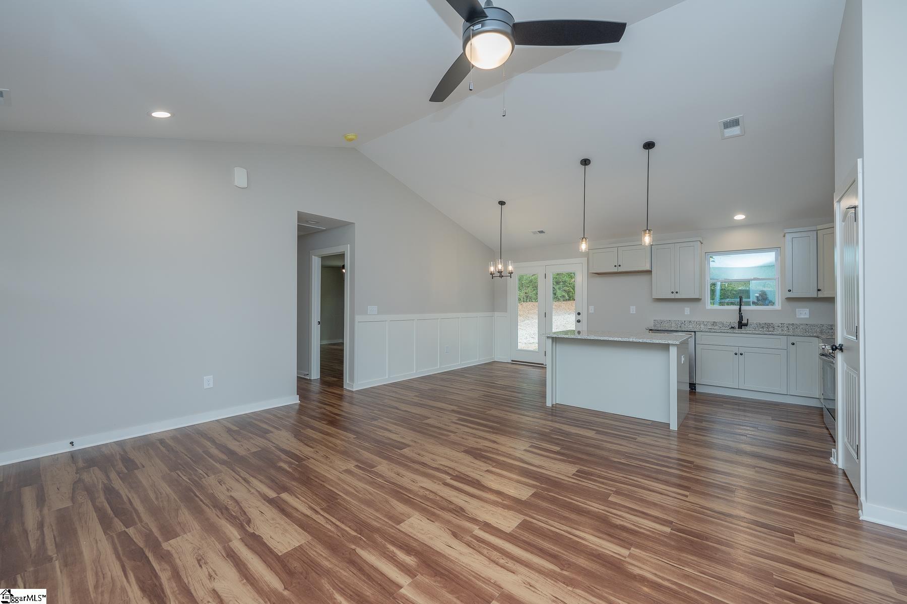 Property image 5 of 203 Southside Drive in Grayview Estate, Laurens, SC 29360