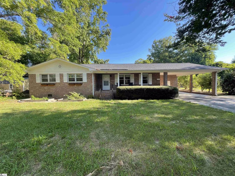Property image 2 at 102 W Maple Street, Clinton, SC 29325