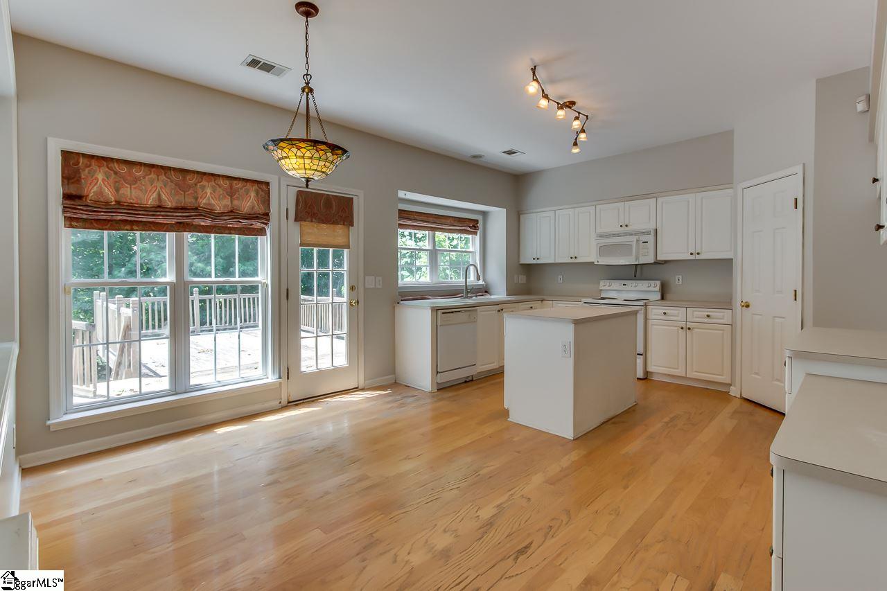 Property image 4 of 12 S Antigo Court in Hudson Forest, Greer, SC 29650
