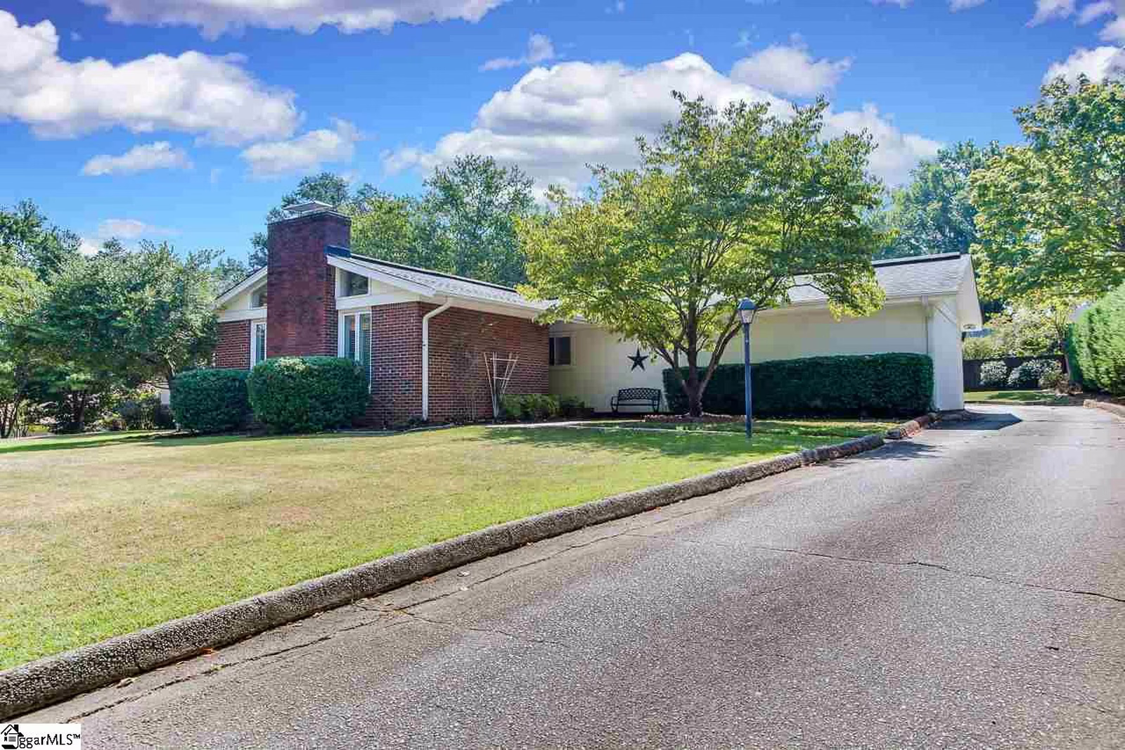 Property image 1 at 6 Wimborne Drive, Greenville, SC 29615-2436