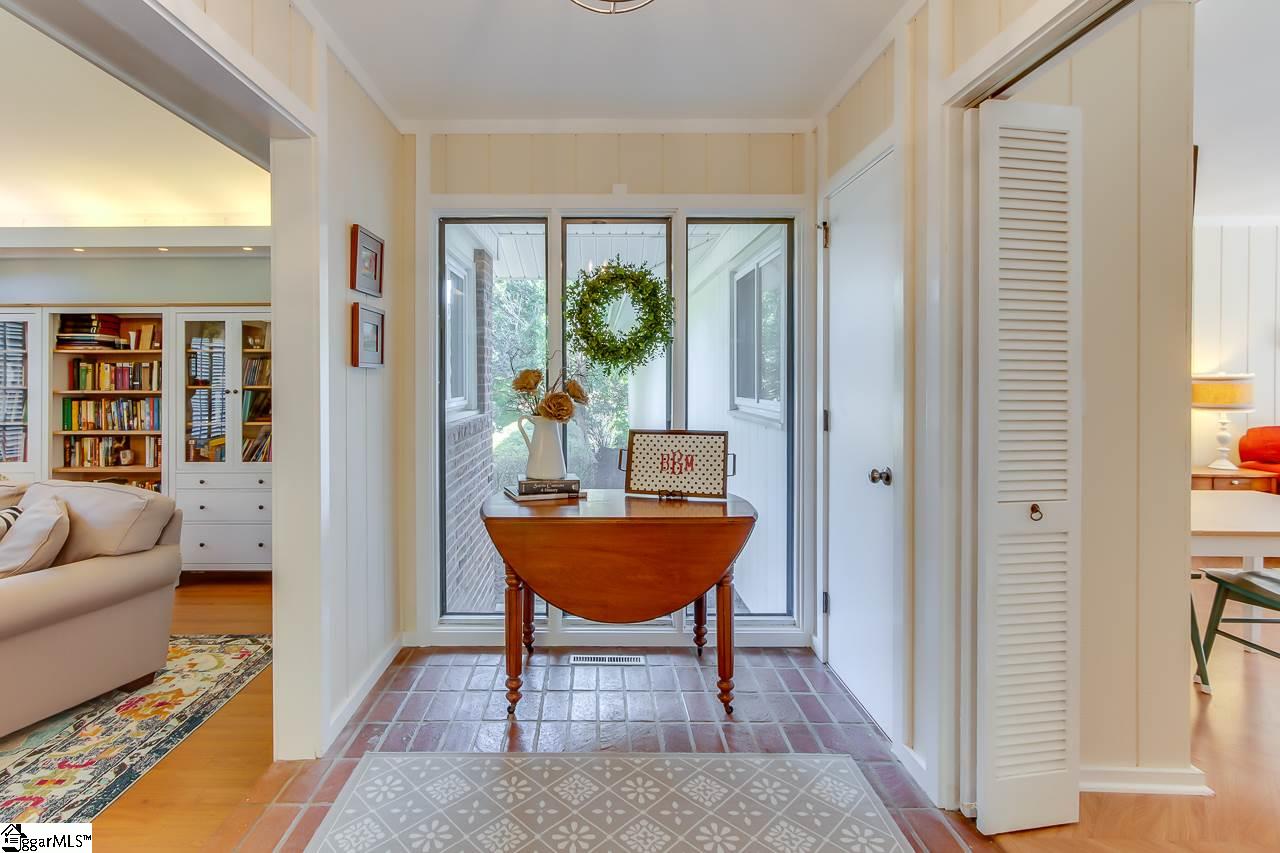 Property image 3 of 6 Wimborne Drive in Kingsgate, Greenville, SC 29615-2436