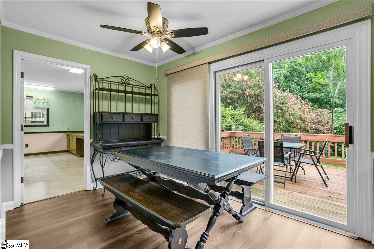 Property image 4 of 301 E Kenilworth Drive in Kingsgate, Greenville, SC 29615