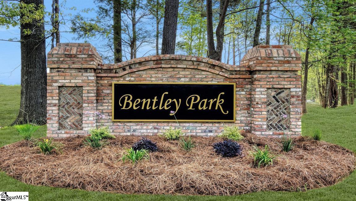 Property image 2 of 212 Pristine Drive in Bentley Park, Greenwood, SC 29646