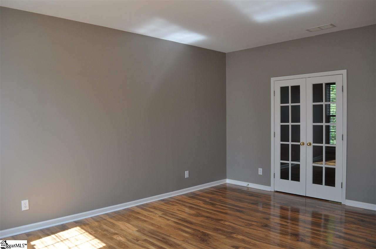 Property image 3 of 9 Wolf Den Drive in Hudson Forest, Greer, SC 29650