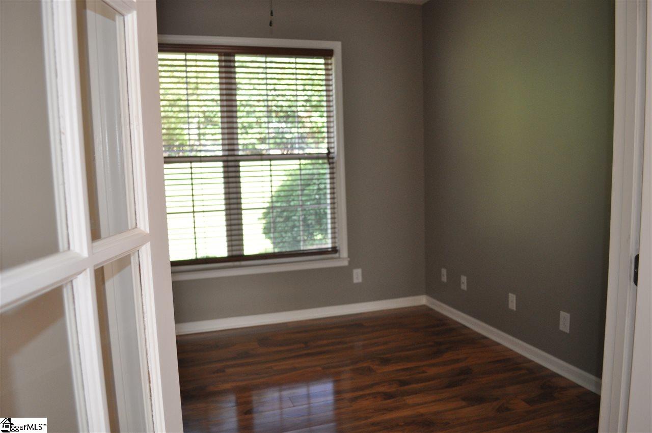 Property image 4 of 9 Wolf Den Drive in Hudson Forest, Greer, SC 29650
