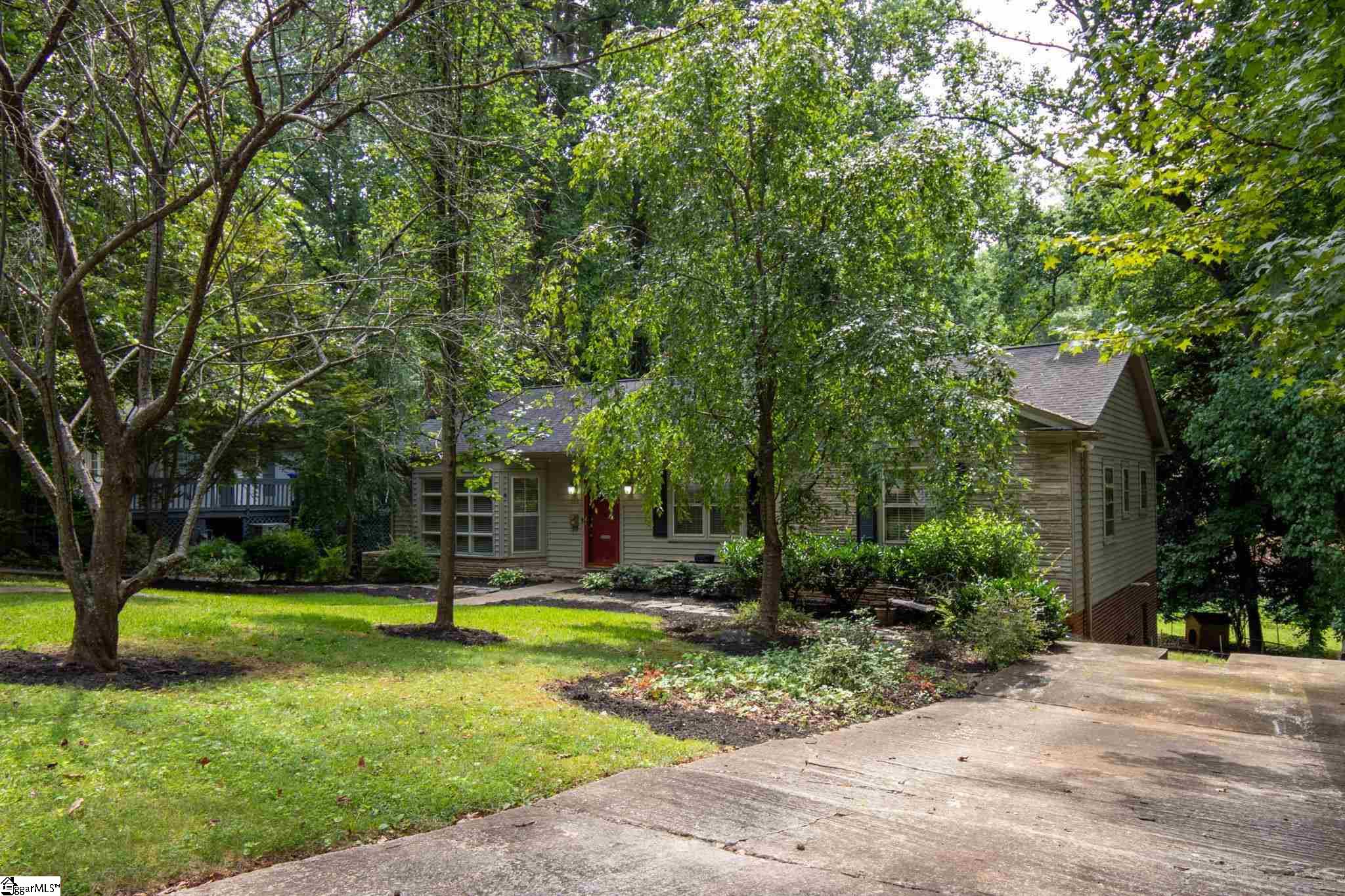 Property image 3 of 160 Dellwood Drive in Dellwood, Greenville, SC 29609