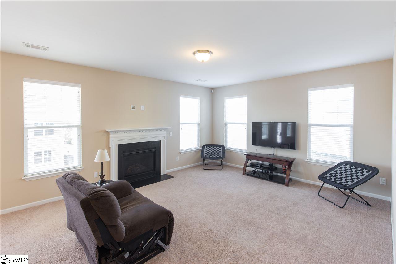 Property image 3 of 522 Eventide Drive in Tyger Shoals, Moore, SC 29369