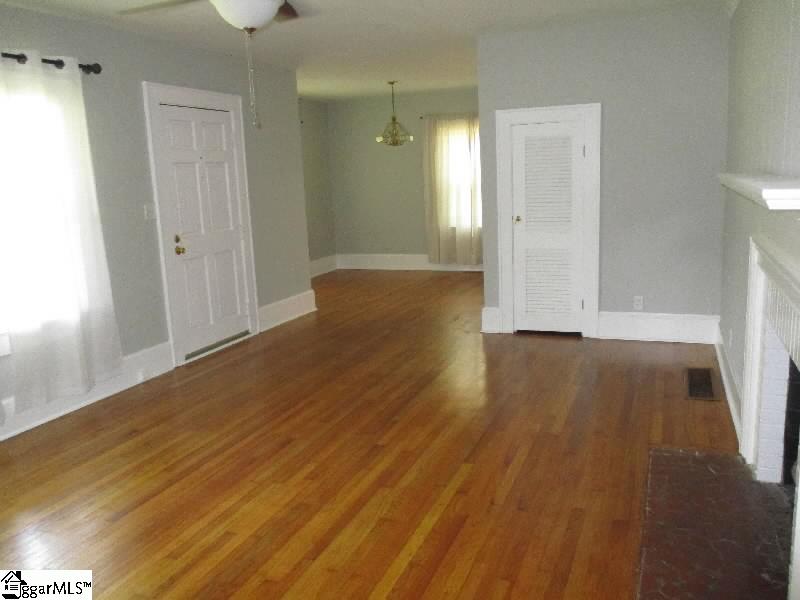 Property image 2 of 101 Meadow Road in Grayview Estate, Laurens, SC 29360