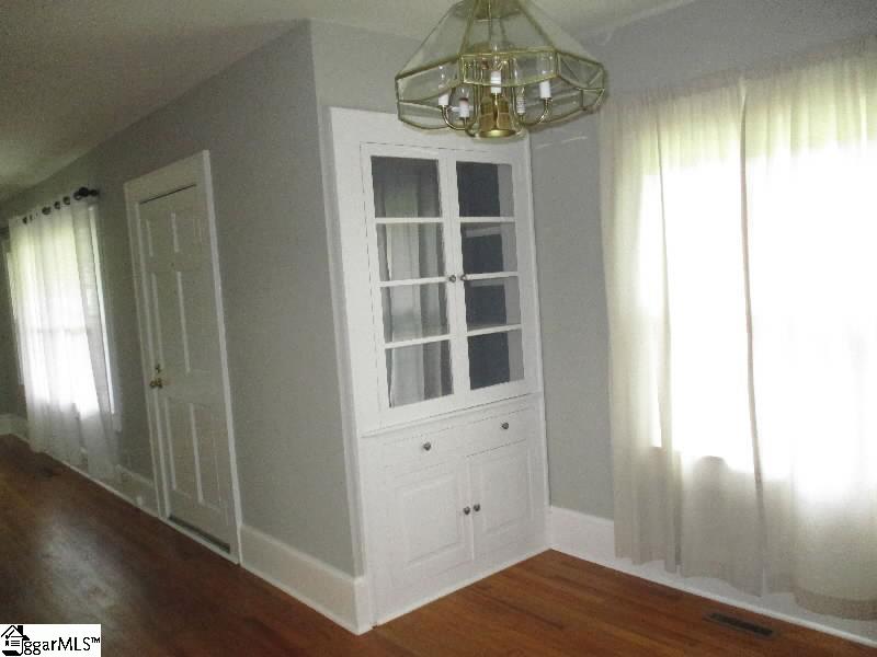 Property image 4 of 101 Meadow Road in Grayview Estate, Laurens, SC 29360