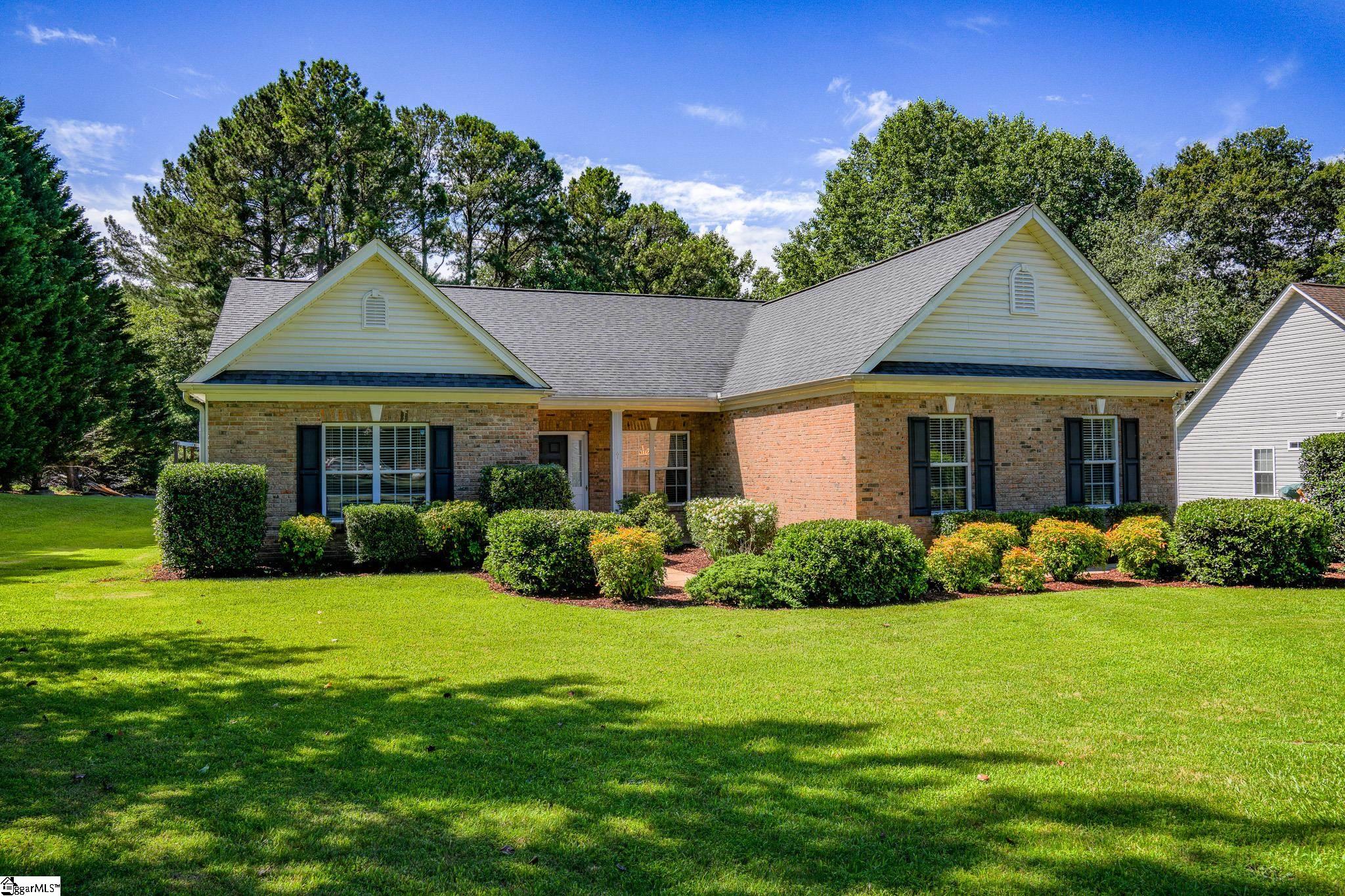 Property image 2 of 101 Riddle Road in Heritage Lakes, Simpsonville, SC 29681
