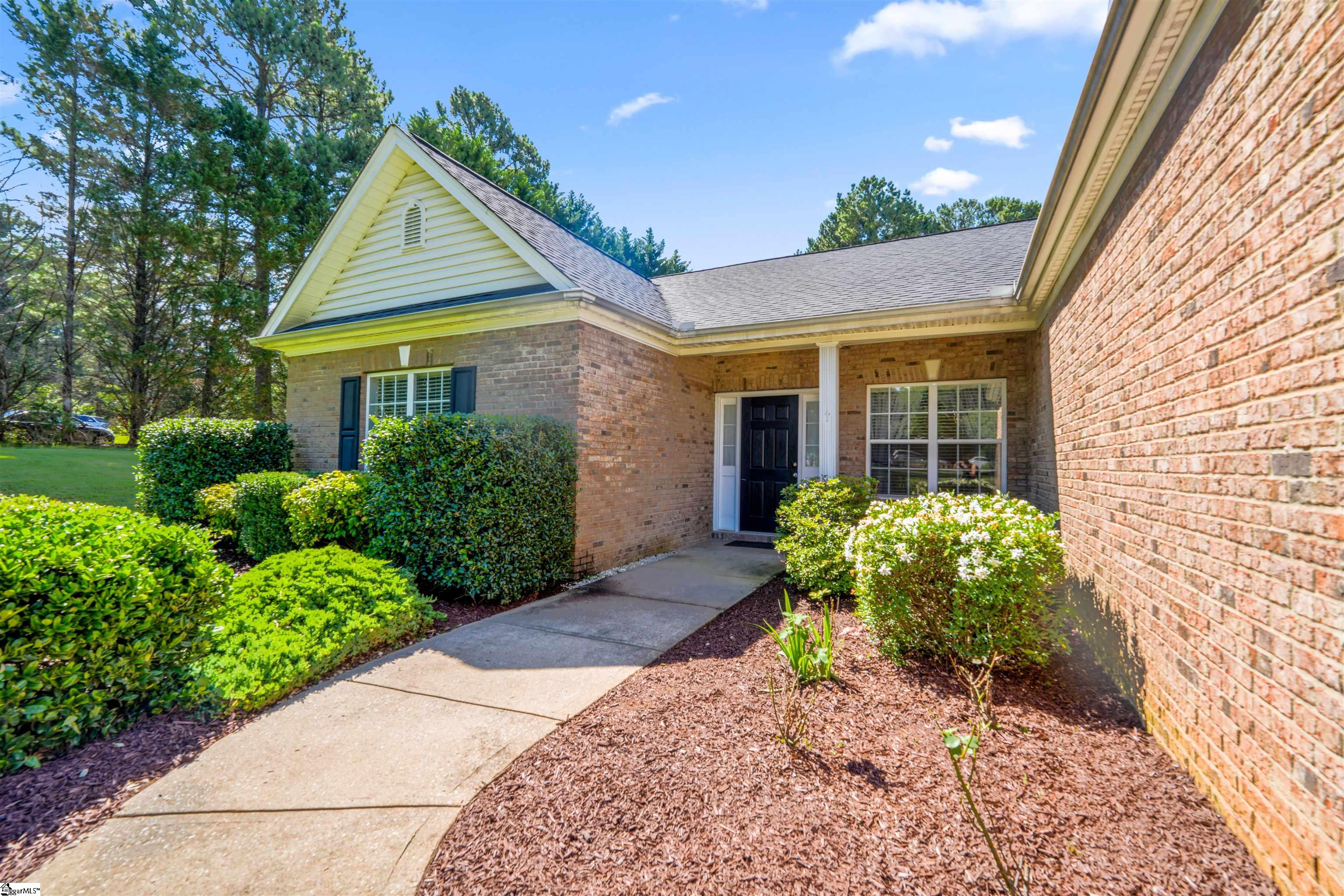 Property image 3 of 101 Riddle Road in Heritage Lakes, Simpsonville, SC 29681