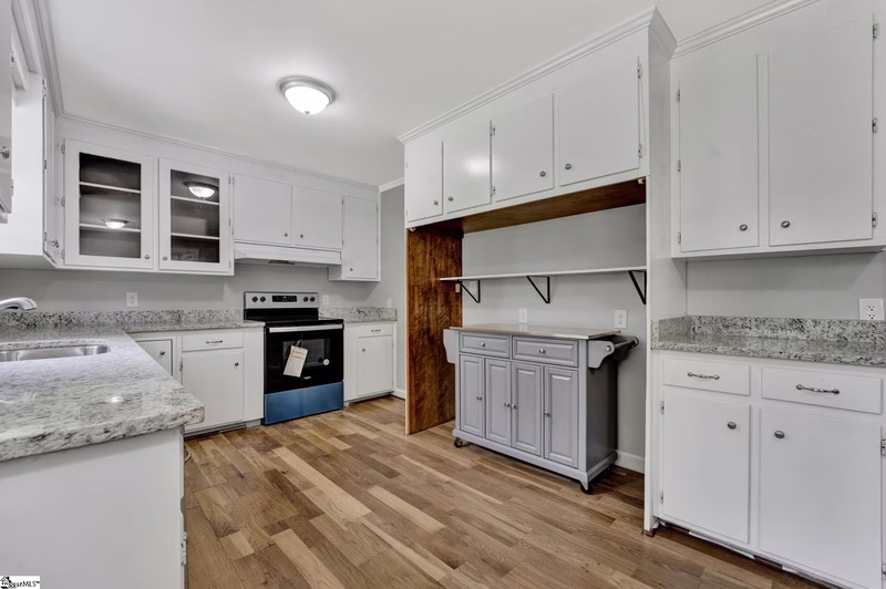 Property image 5 at 105 S Holland Street, Clinton, SC 29325