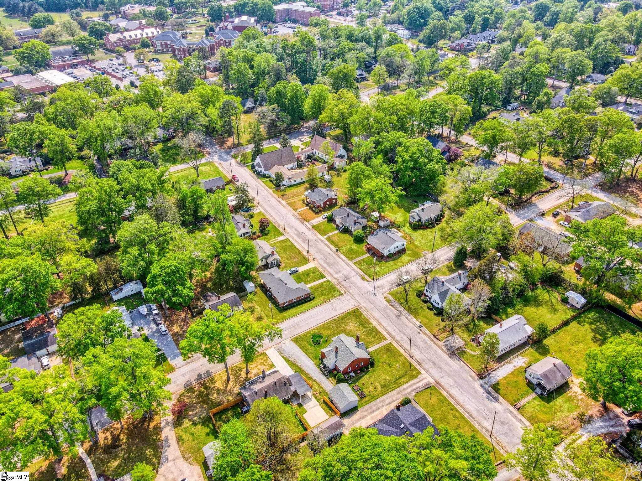 Property image 2 of 105 S Holland Street in College View, Clinton, SC 29325