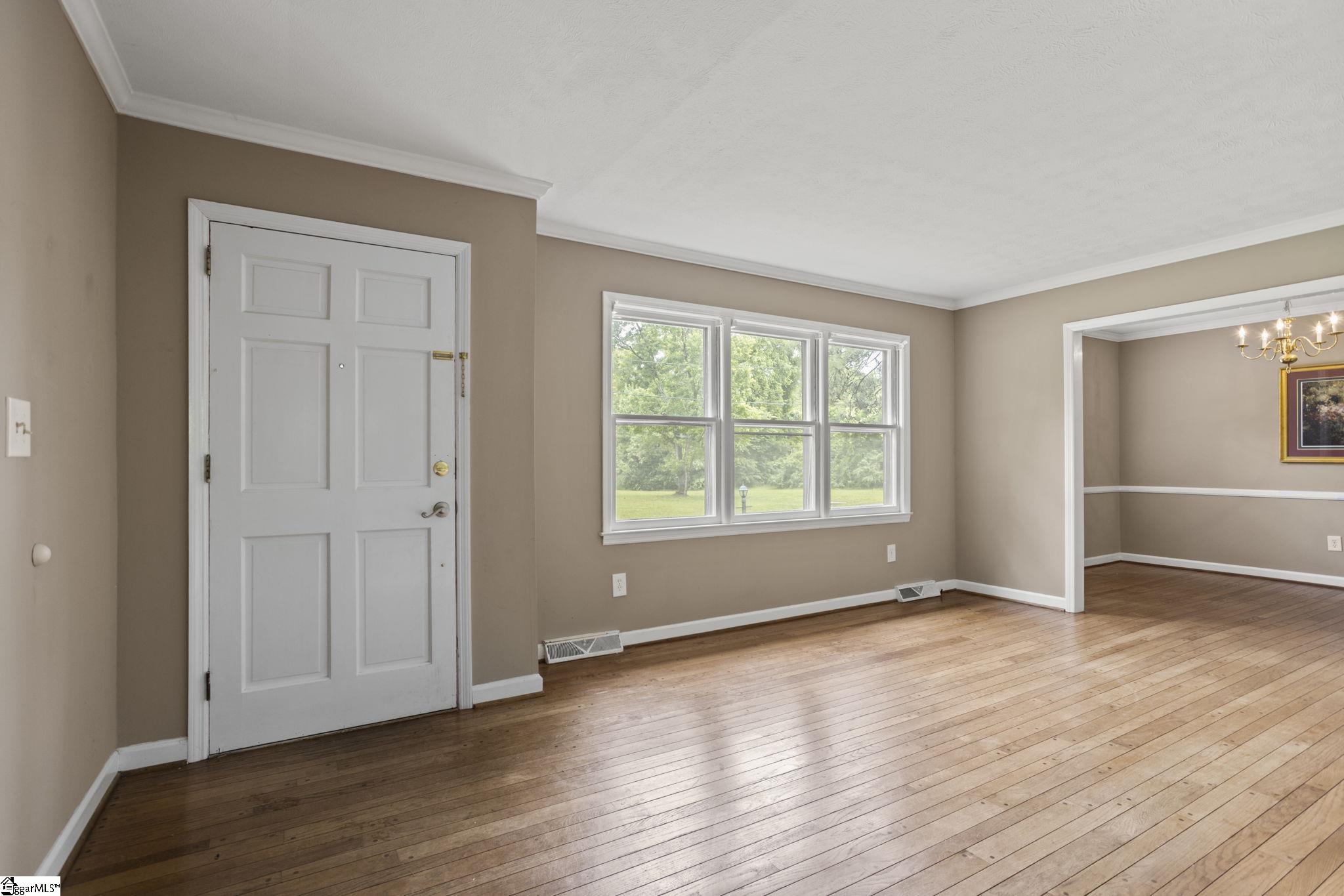Property image 2 of 128 Colvin Road in Heritage Hills, Greenville, SC 29615