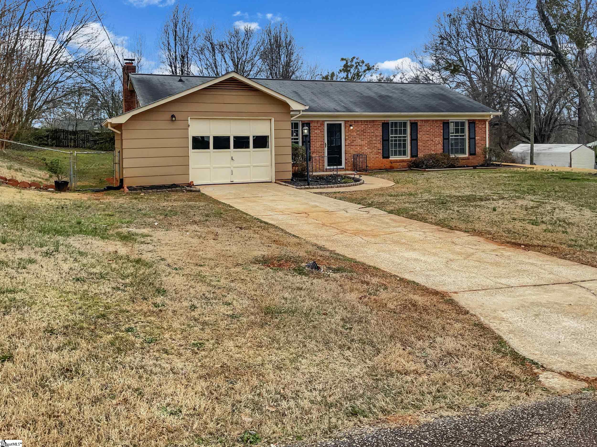 Property image 3 of 125 Saturn Lane in Crestview Hills, Greer, SC 29651