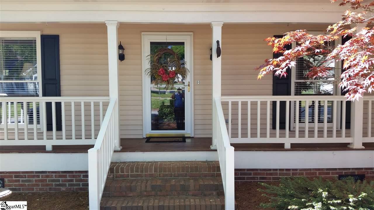 Property image 2 of 106 Legrae Lane in Ashley Oaks, Taylors, SC 29687