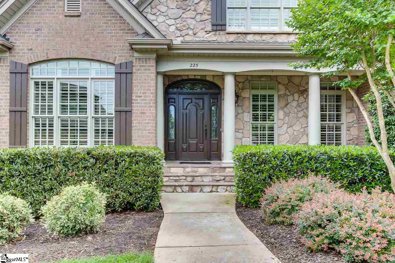 Property image 2 of 225 Glen Abbey Way in Glen Abbey, Greer, SC 29650