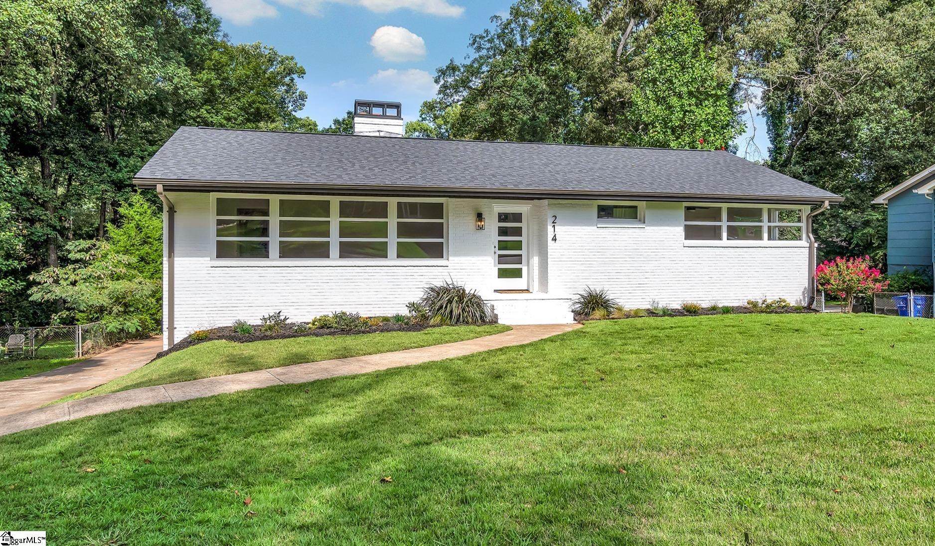 Property image 2 of 214 Holmes Drive in Dellwood, Greenville, SC 29609