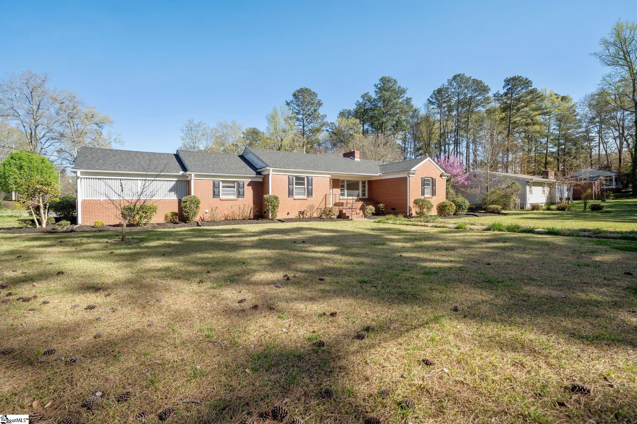 Property image 2 of 501 Cedar Street in College View, Clinton, SC 29325