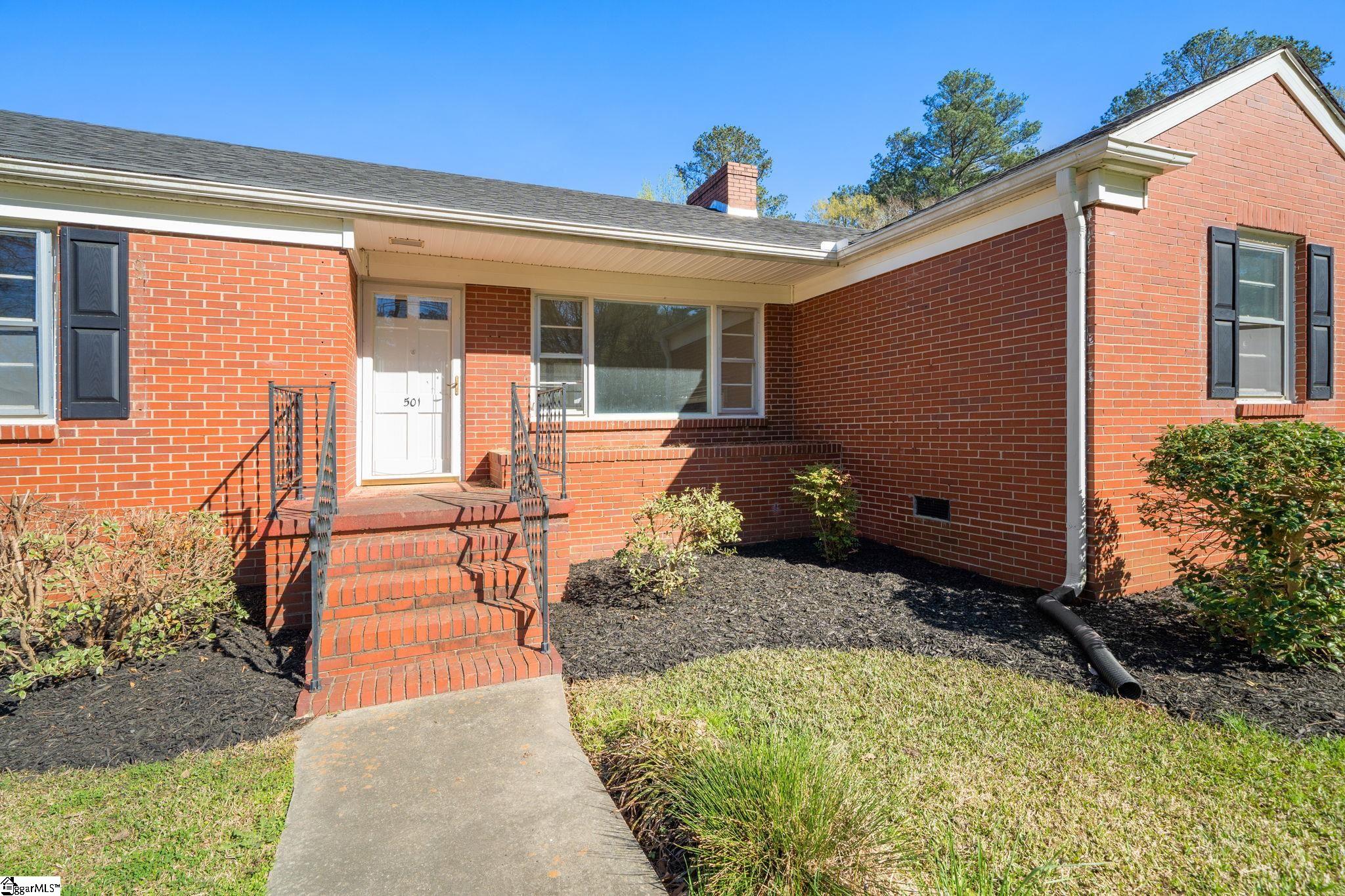 Property image 4 of 501 Cedar Street in College View, Clinton, SC 29325