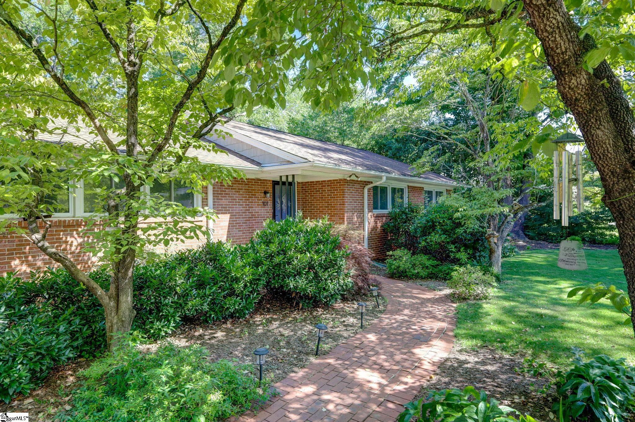 Property image 2 of 101 Alpine Way in Dellwood, Greenville, SC 29609