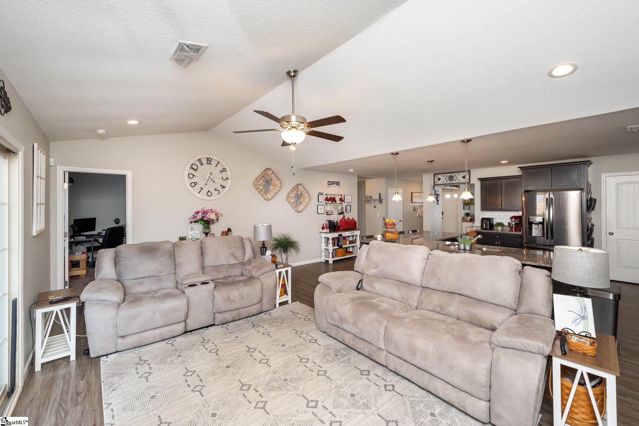 Property image 5 of 113 Sleepy River Road in Lockeland Park, Simpsonville, SC 29681-8157