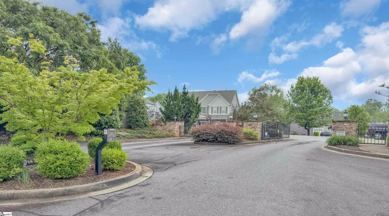 Property image 2 at 9 Edgeview Trail, Greenville, SC 29609